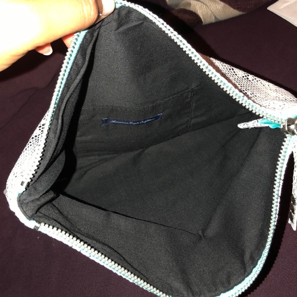 Clutch - Picture 4 of 4